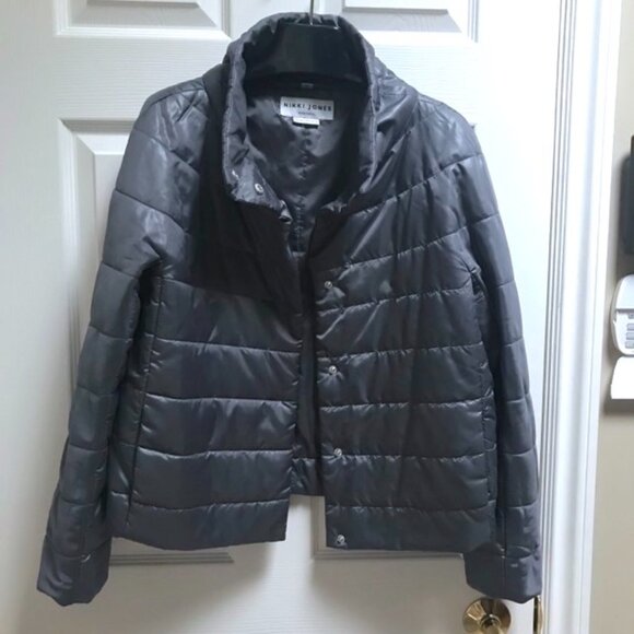 Lovely Nikki Jones 2 in 1 Classic High Collar Coat wth Peuter Silver Vest Jacket - Picture 5 of 12